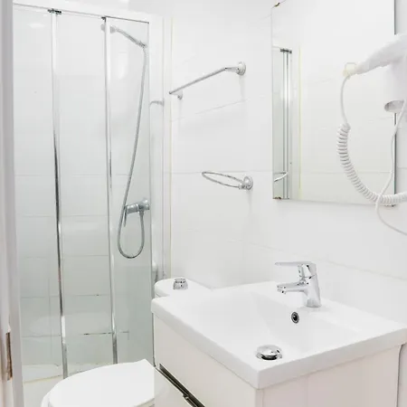 Гостьовий будинок Solmar House *